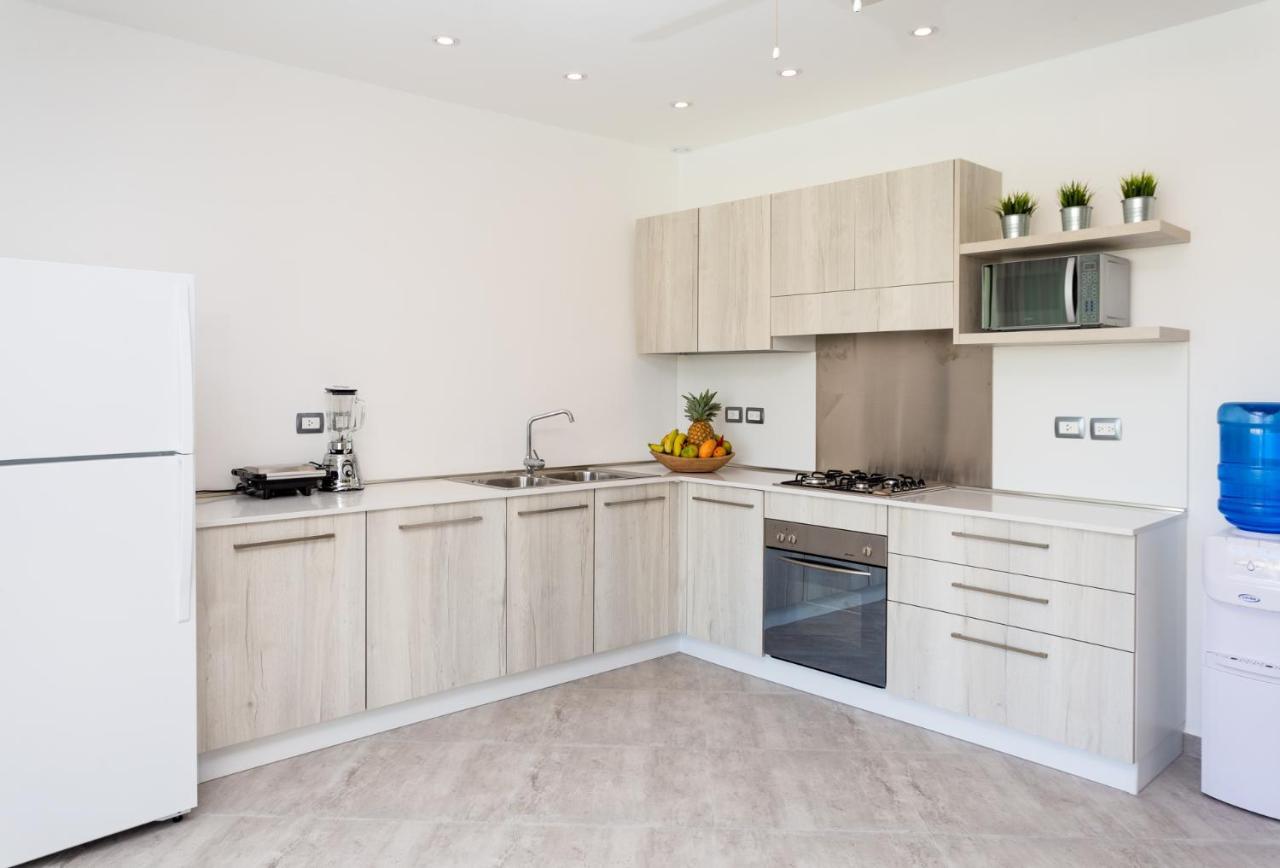 לאס טרנאס Louisa Apartamentos מראה חיצוני תמונה